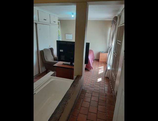 5 BEDROOM HOUSE FOR SALE IN THE ORCHARDS